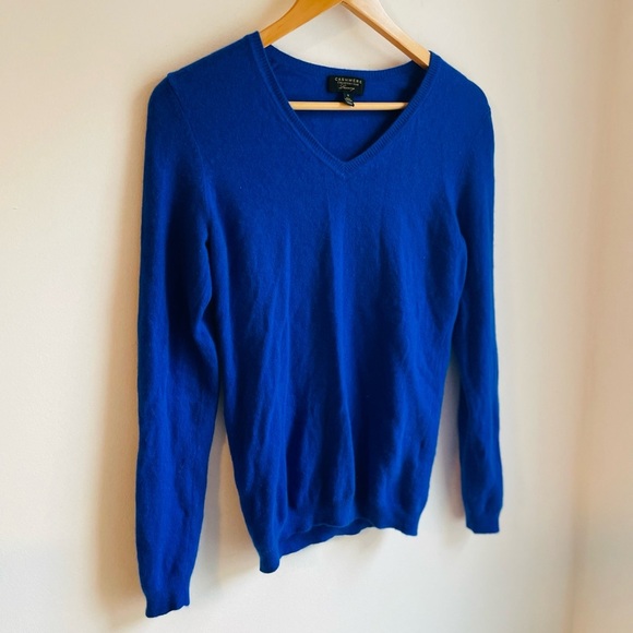 Charter Club Blue V-Neck Sweater 100% Cashmere Size S - Picture 3 of 4